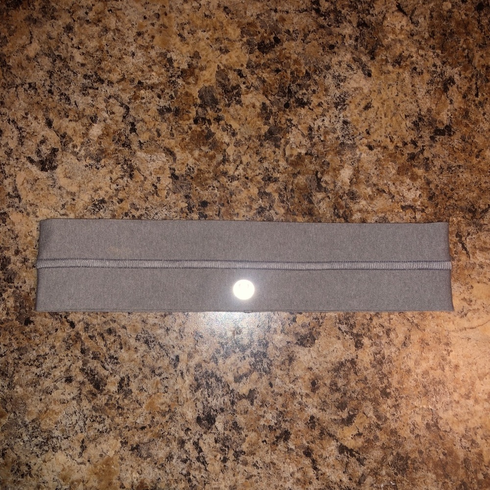 Lululemon Light Gray Heather headband w/grips